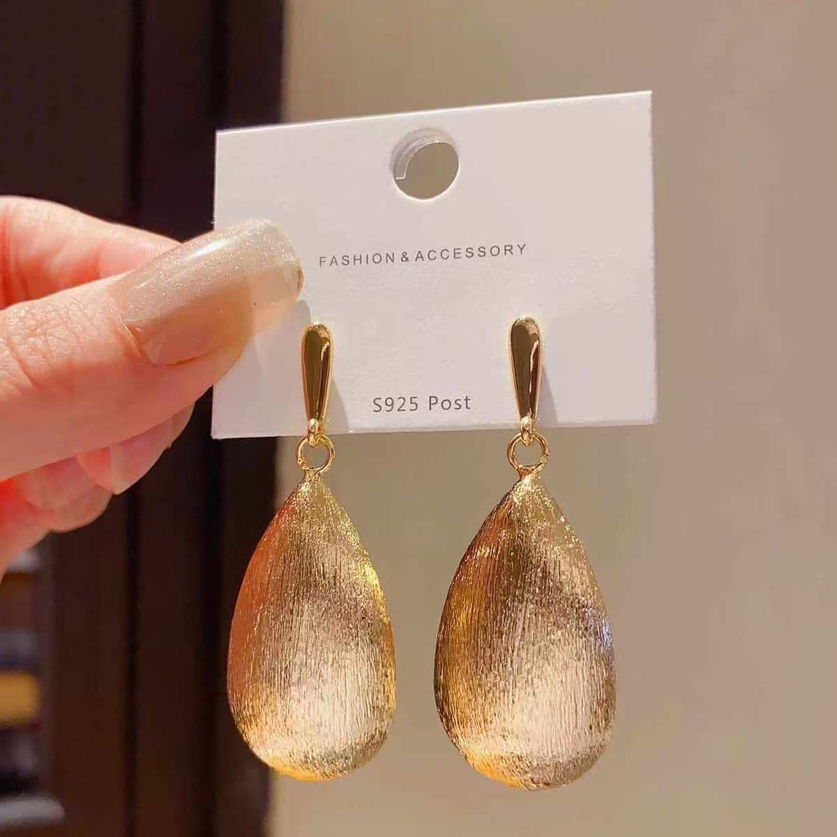 2026 New Oversized Brushed Metal Teardrop Dangle Earrings For Women, Retro Hong Kong Style High-End Face Slimming Drop Ear Jewelry