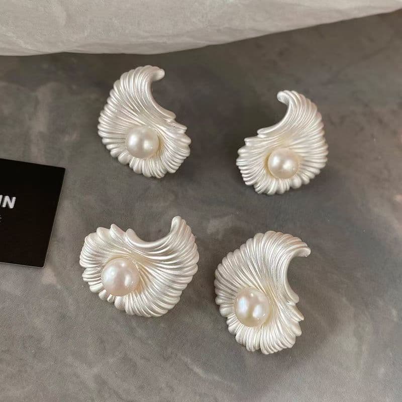 2026 New Fan-Shaped Pearl Earrings, High-End Light Luxury Unique Elegant Irregular Matte Finish Women Ear Jewelry