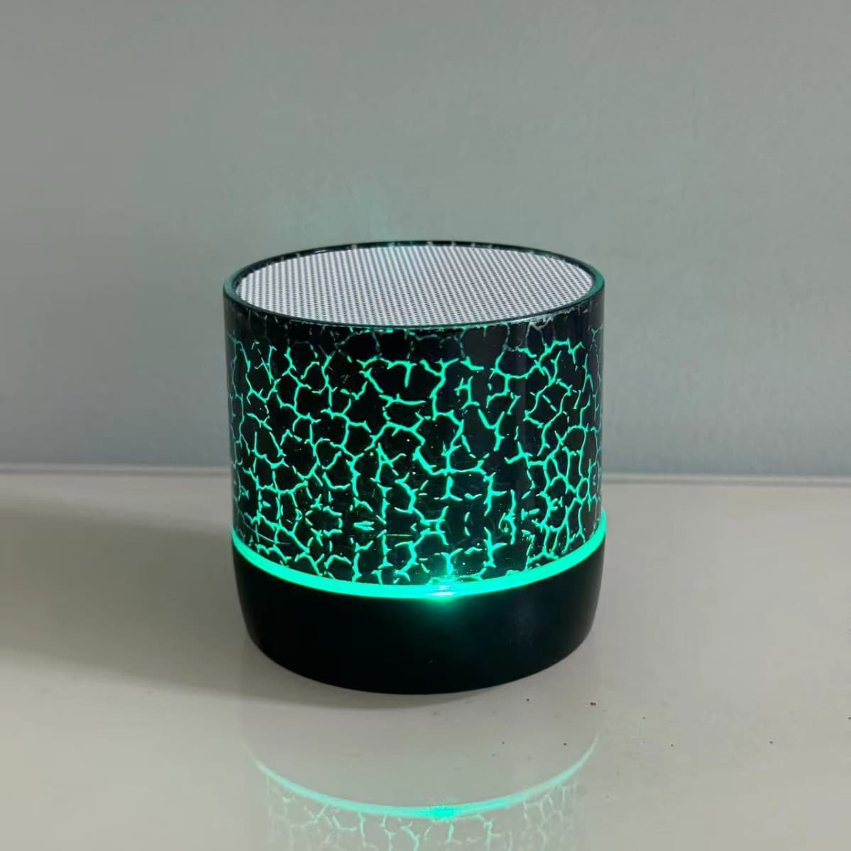 New Mini Crack Bluetooth Speaker, Portable Card-inserting Subwoofer Speaker, Led Light-up Wireless Speaker Gift